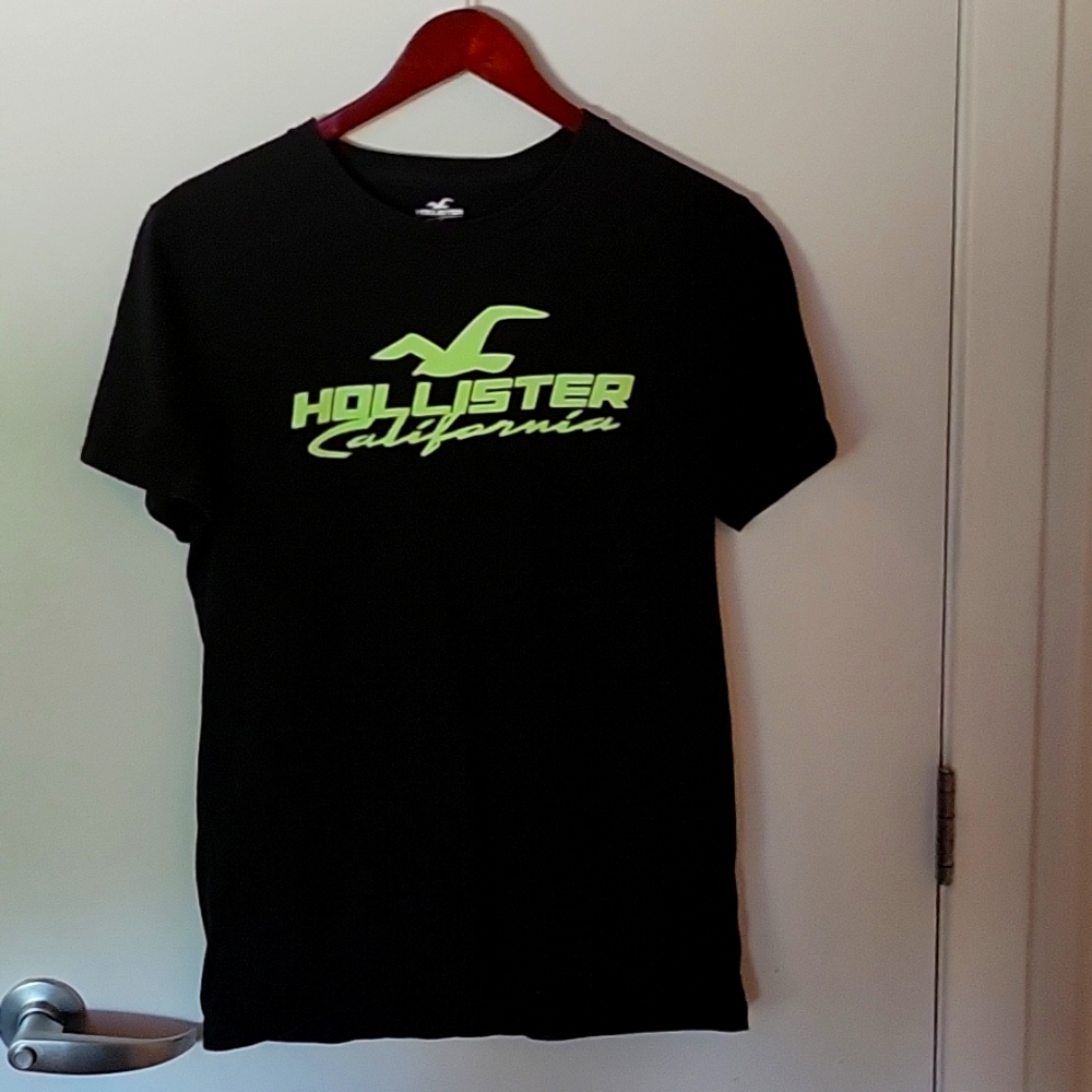 Hollister T-Shirt